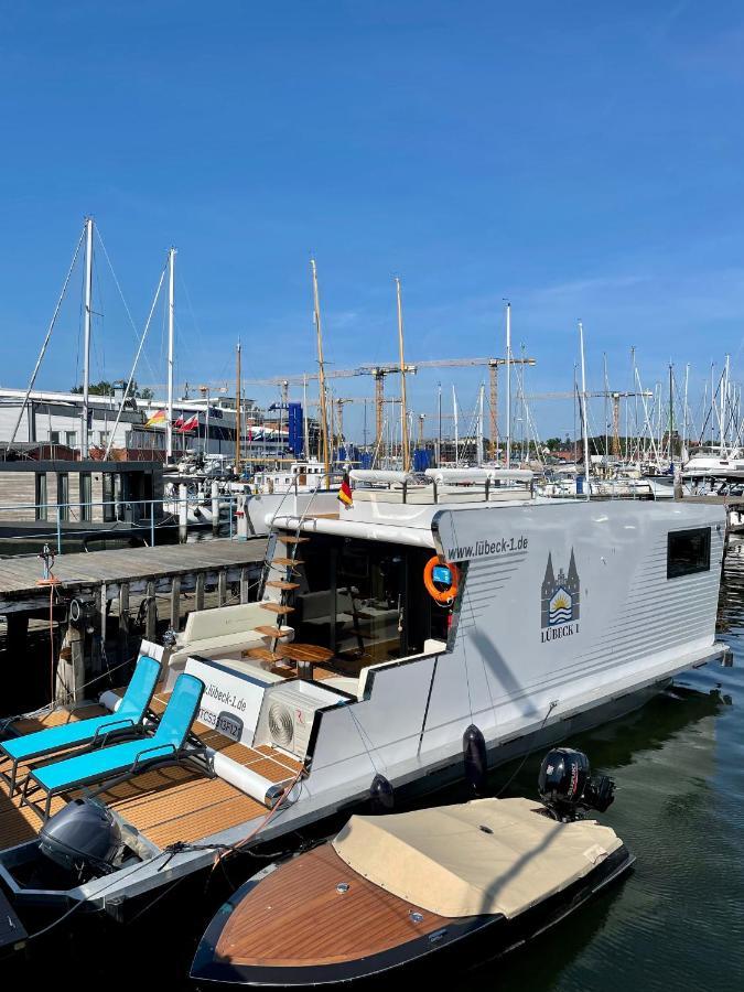 Hausboot Mit Traumlage In Luebeck-Travemuende Hotel Buitenkant foto