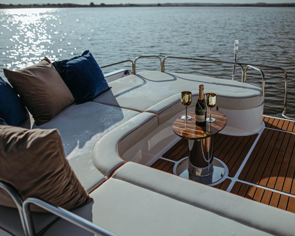 Hausboot Mit Traumlage In Luebeck-Travemuende Hotel Buitenkant foto