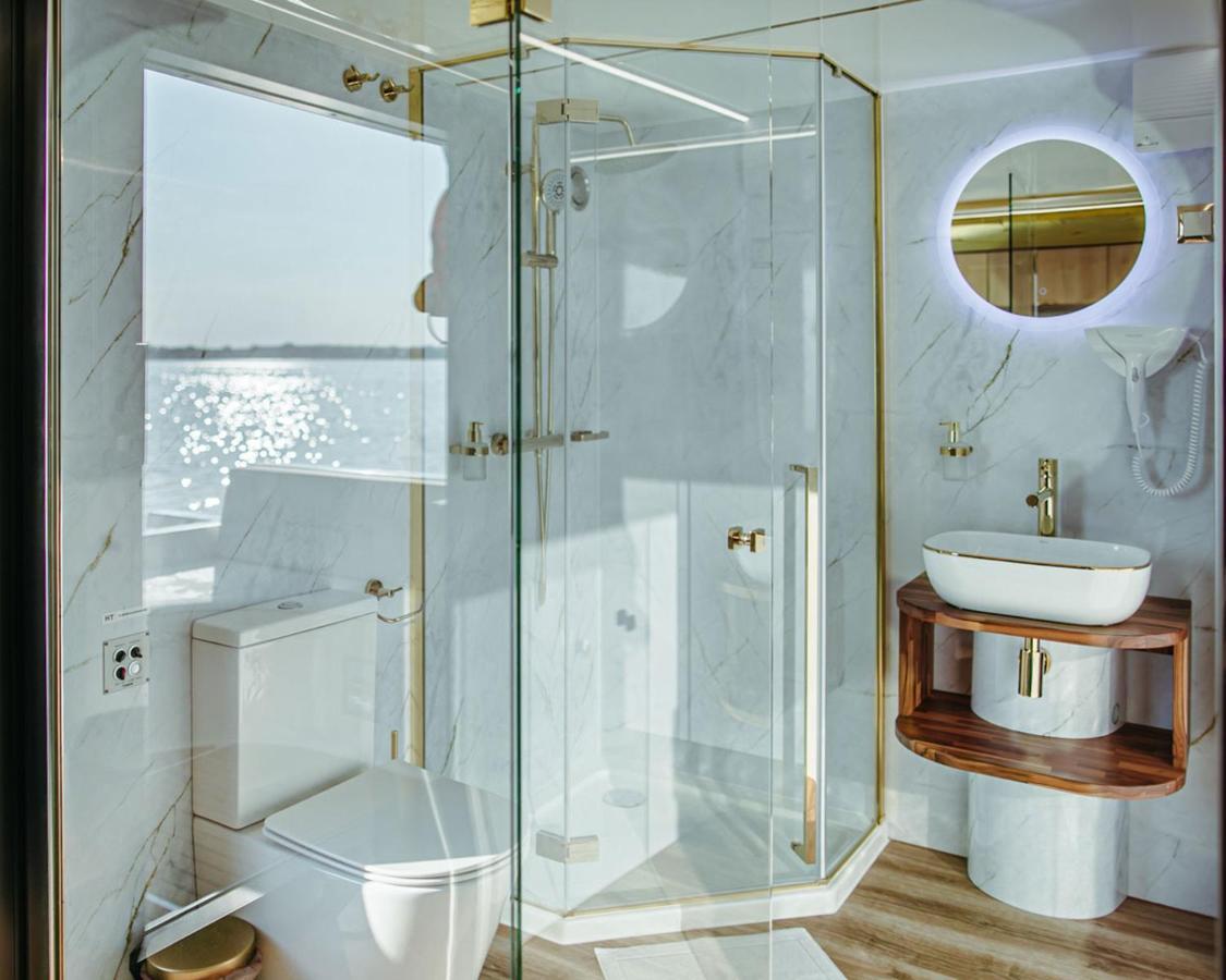 Hausboot Mit Traumlage In Luebeck-Travemuende Hotel Buitenkant foto