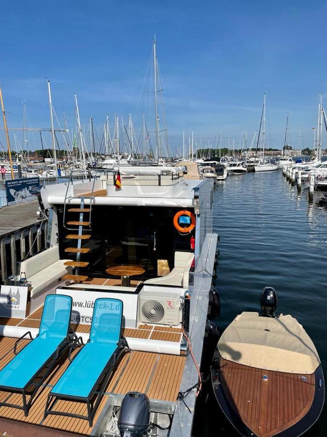 Hausboot Mit Traumlage In Luebeck-Travemuende Hotel Buitenkant foto