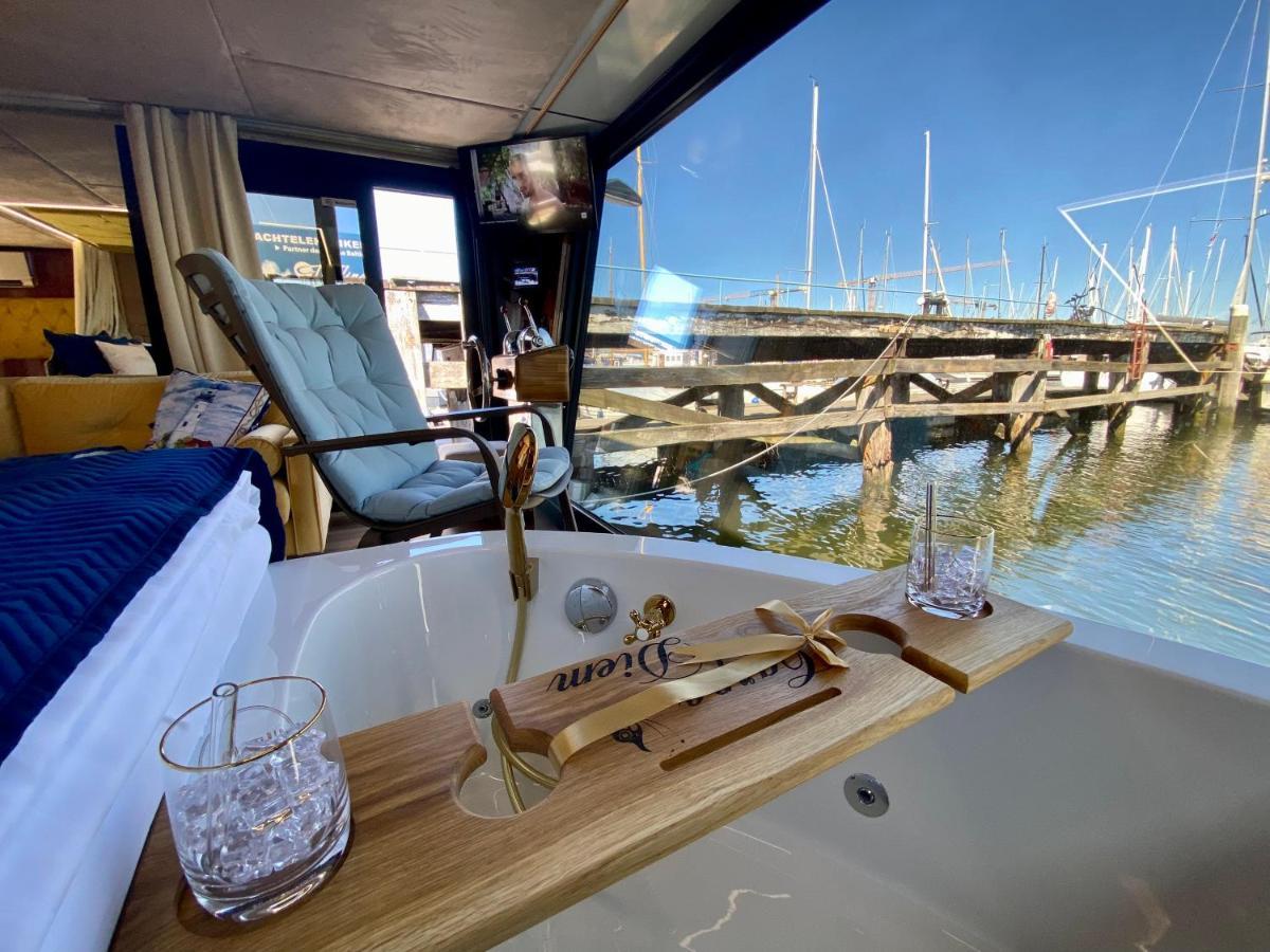 Hausboot Mit Traumlage In Luebeck-Travemuende Hotel Buitenkant foto