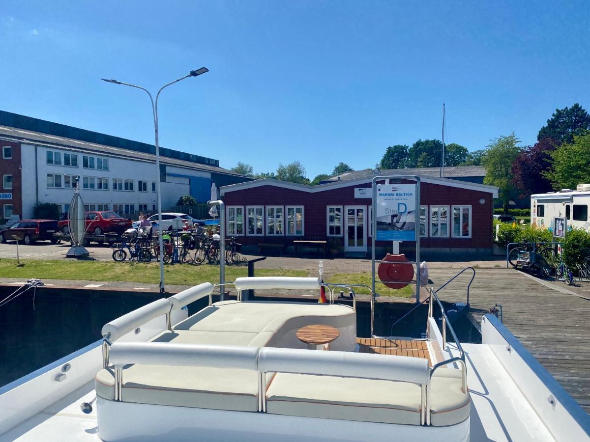 Hausboot Mit Traumlage In Luebeck-Travemuende Hotel Buitenkant foto